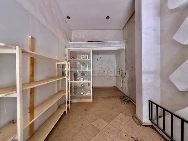Gewerbeimmobilie zum Kauf in Allal El Fassi. Fläche 50 m² Erdgeschoss und 150 m² Keller. Porte…