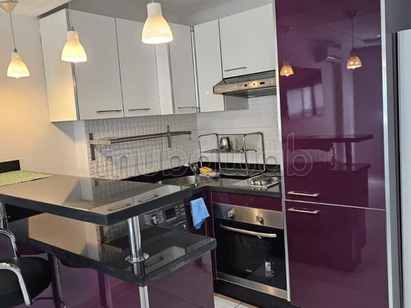 Furnished Studio for Sublease 3 minutes Walk from the Tram
