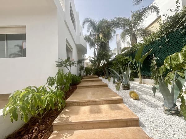 Villa van 342 m² te huur in Casablanca Ain Diab