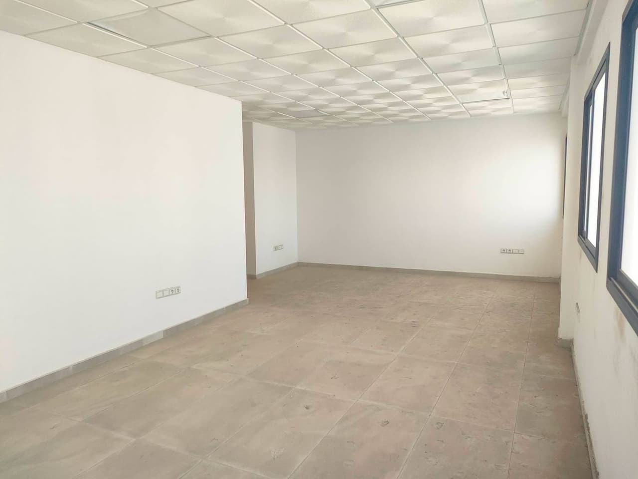 طابق مكتب 40 م² بأنفا 6500 درهم