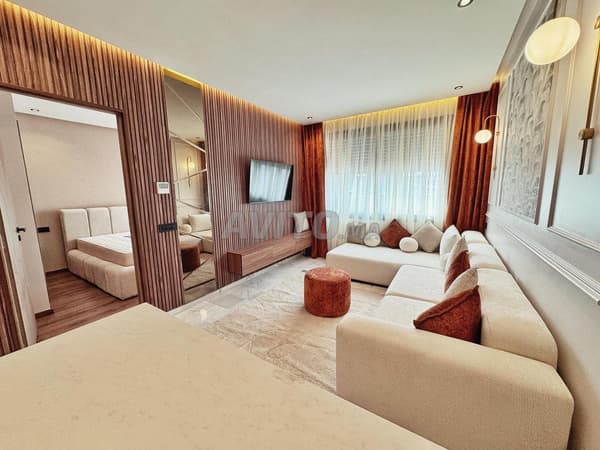 STUDIO MEUBLÉ NEUF AU QUARTIER RIVIERA