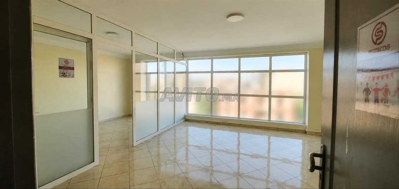 Plateau bureau 46m2 sur av Hassan 2 près du Plaza