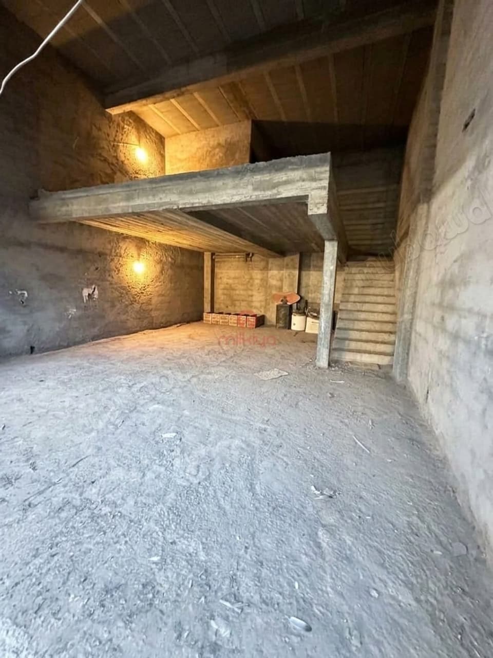 Te koop: Commerciële ruimte aan route de Safi