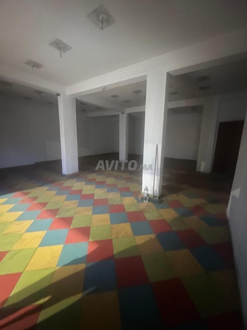 Magasin à louer de 125m² bien situé à El Houda