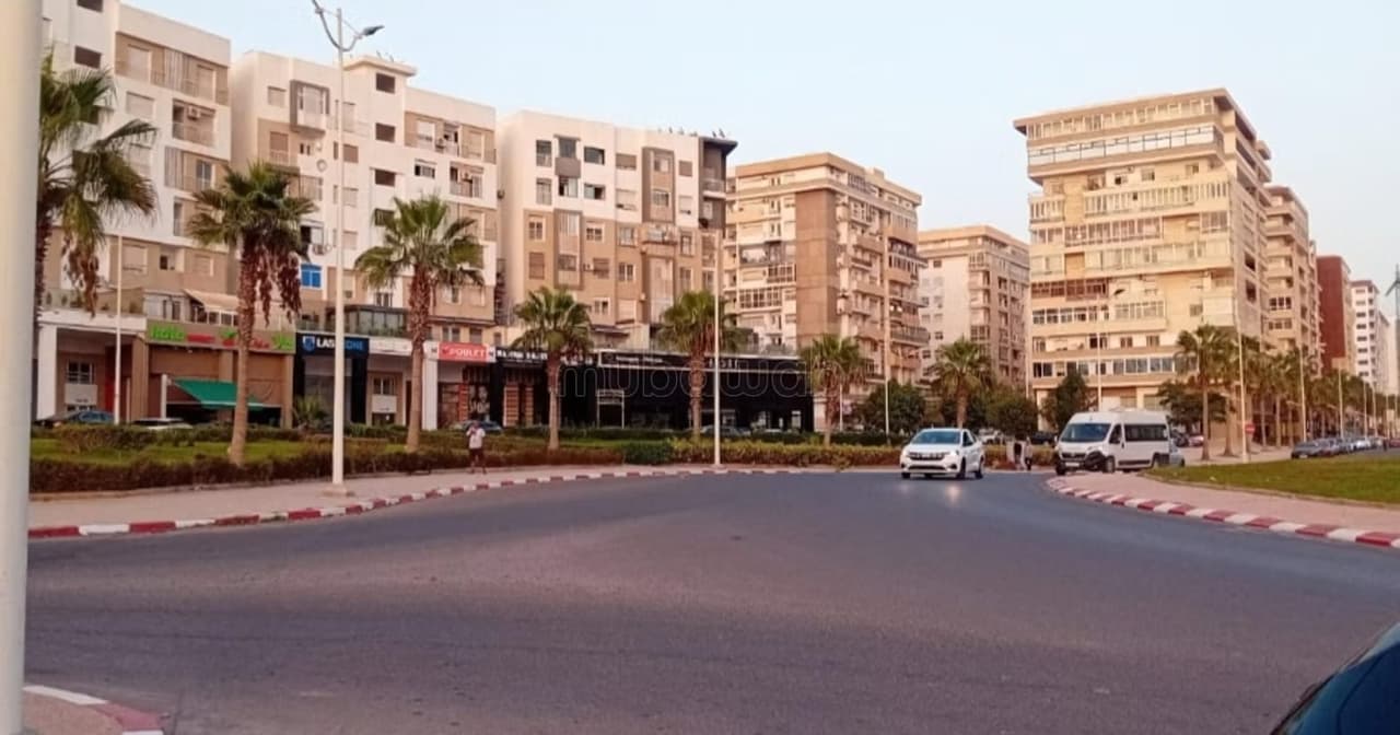 Magasin à vendre bien placé à Hay Mohammadi Islane