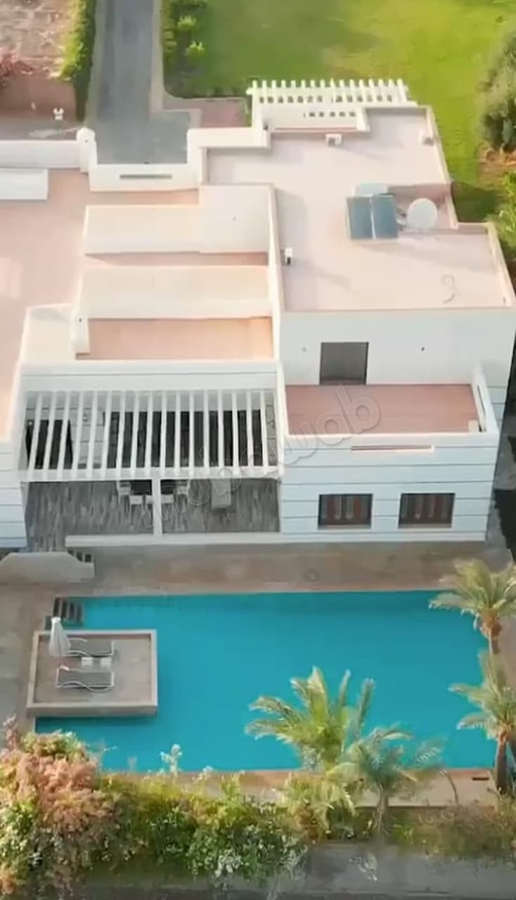 Villa moderne avec piscine privée à vendre