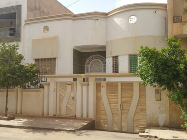 Somptueuse maison à vendre en parallè Bd Hassan II
