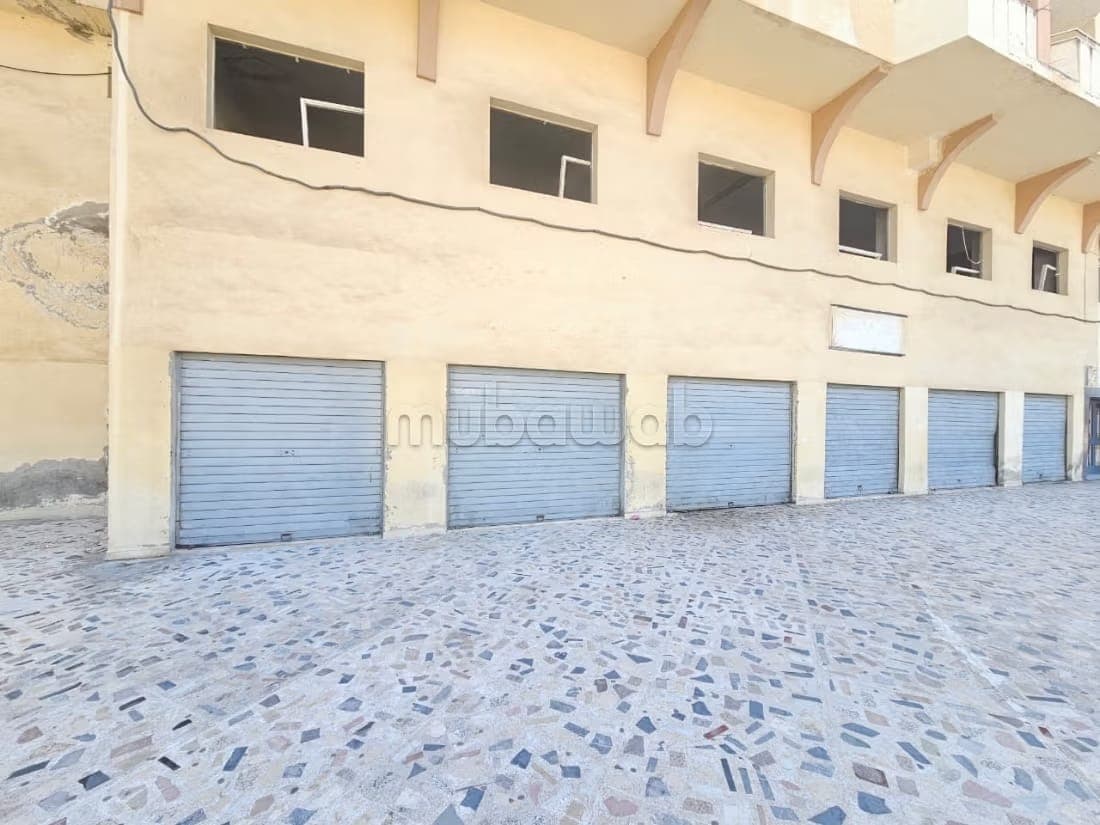 Espacioso local comercial en Malabata