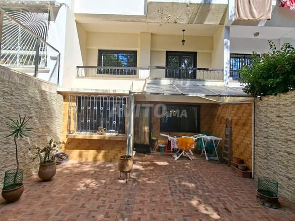 Triplex ONE 362 m² rénové en bande