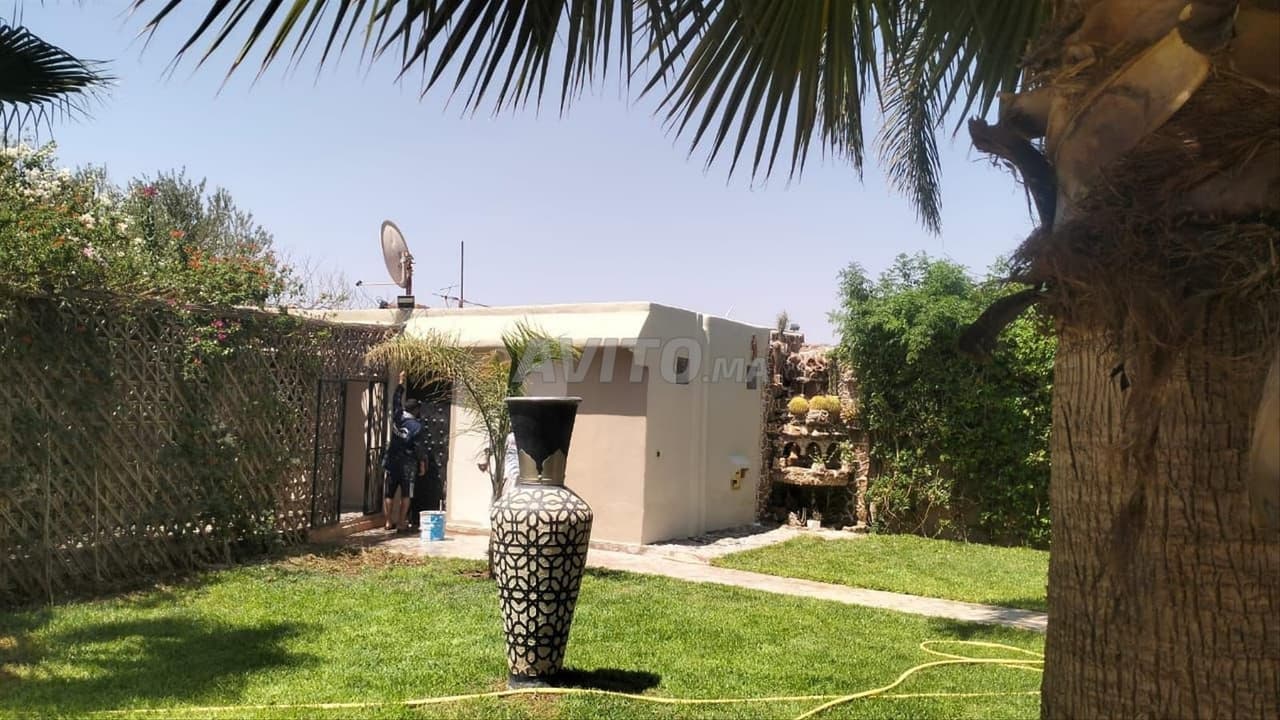 Ongemeubelde villa met zwembad en tuin - Route de Fès
