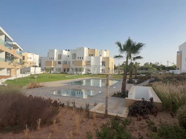 🏡 Monolocale in affitto con ampia terrazza.
