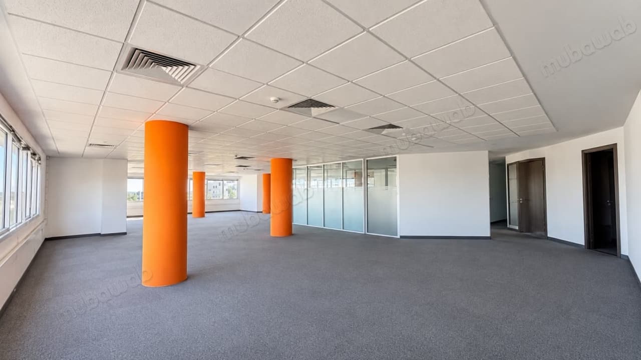 Furnished office 184 m² for rent – Zénith