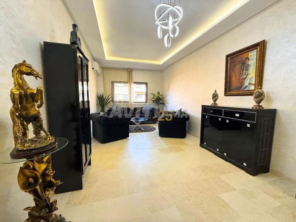 Mooi gemeubileerd appartement met zwembad in Guéliz