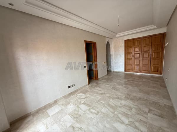 Superbe appartement avec grande terrasse à louer