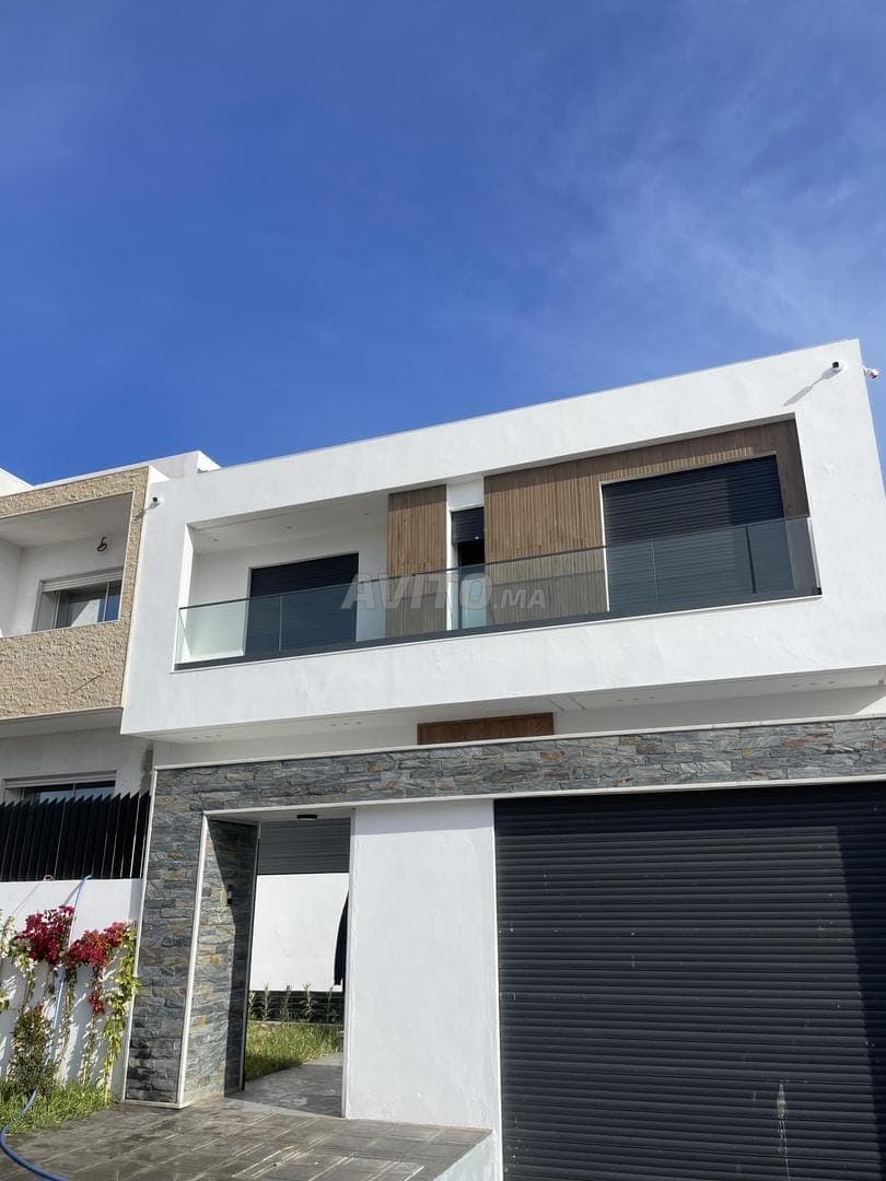Somptueuse villa neuve à vendre, quartier neuf