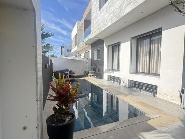 Villa moderne avec piscine plein sud à Harhoura