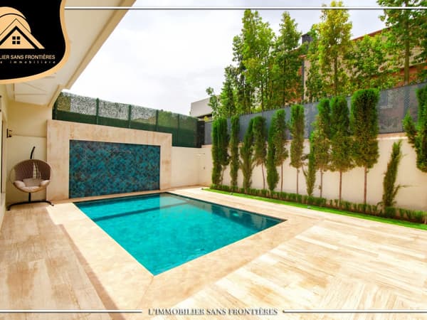 Villa à vendre à Targa, Marrakech — Piscine privée — 428m²