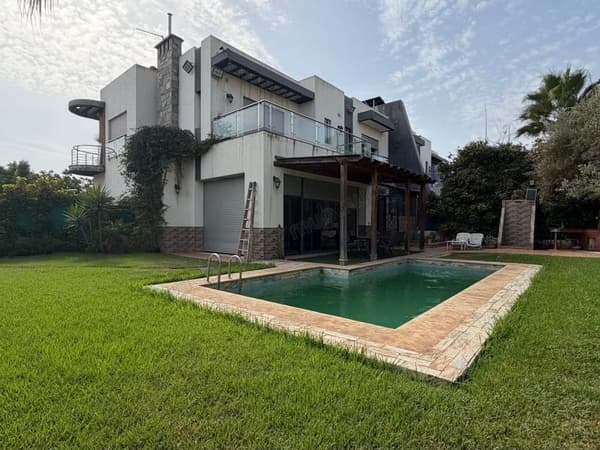 Exceptional villa for sale – 700 m² built over 3 levels