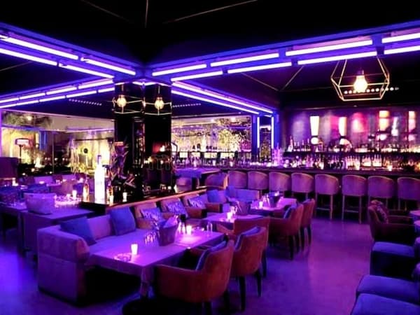 En Vente: Boîte de nuit en activité au Coeur de Marrakech au Quartier Gueliz