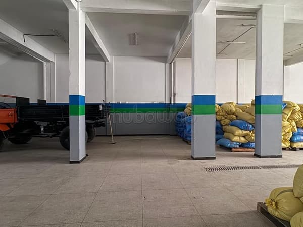 Bureaux en location à Hamria. Surface totale 500 m². Garage privé