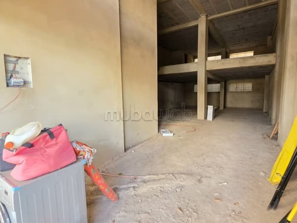 Local commercial de 202 m² à vendre Al Wifak