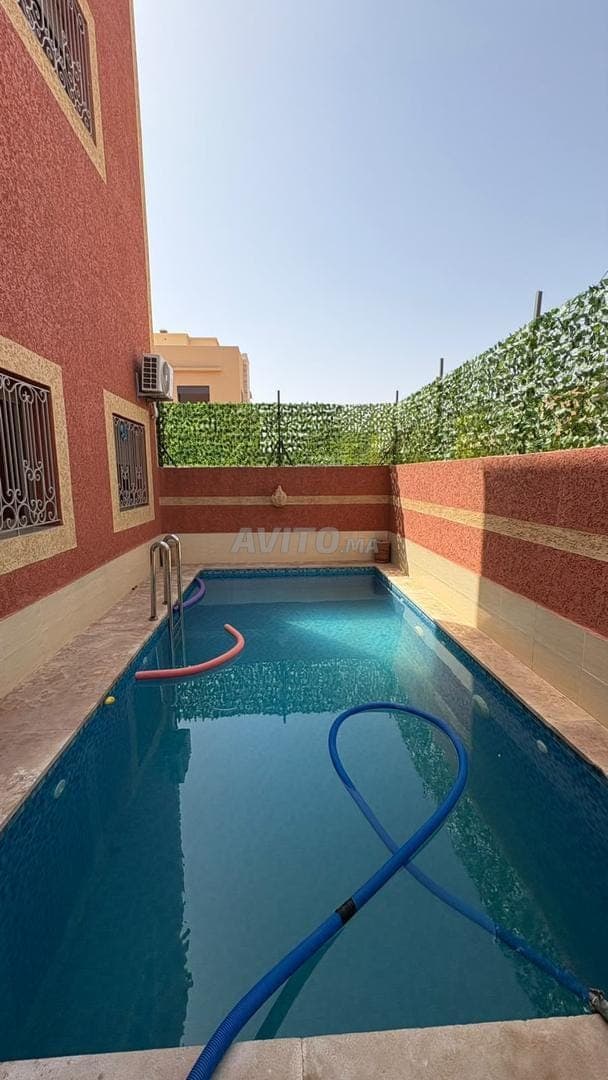 فيلا 🏡 مفروشة 4 غرف نوم إيجار طويل الأجل