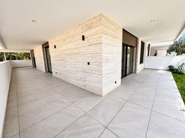 Zum Verkauf – Neuwertige Wohnung im Erdgeschoss mit Garten in L’Orangerie de Souissi – Rabat
