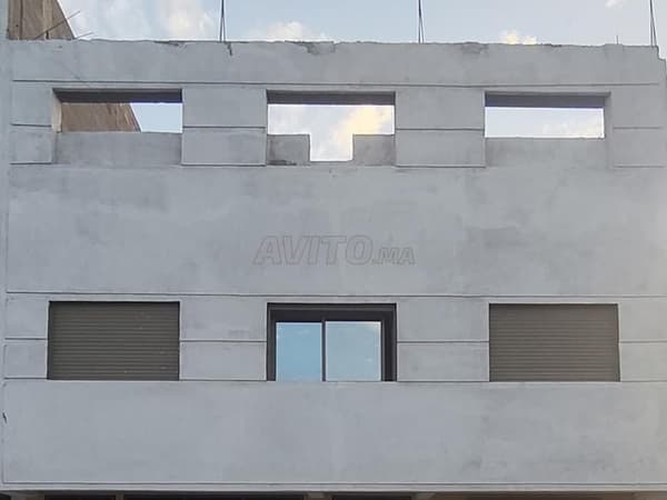 Maison titrée à vendre 101 m² 96 millions