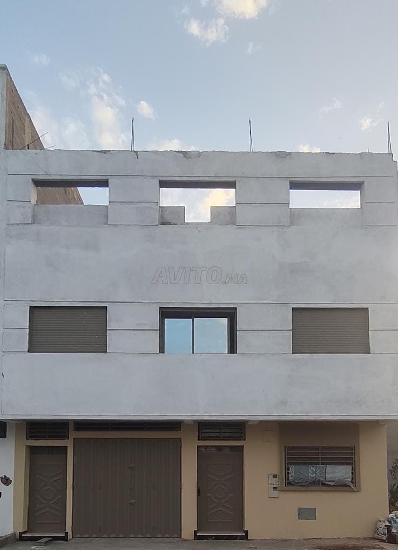 Maison titrée à vendre 101 m² 96 millions