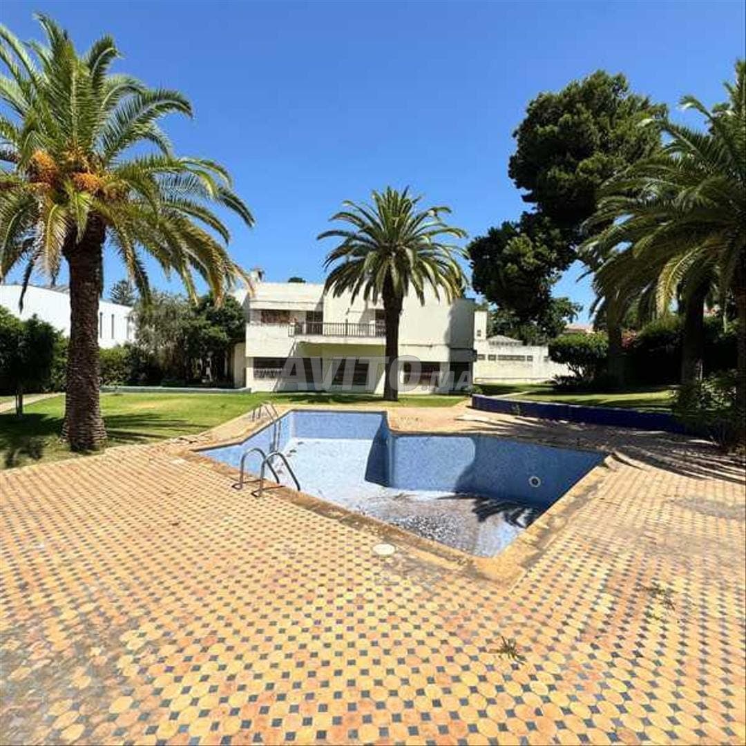 201558-Villa for sale in Rabat Souissi 3239 m²