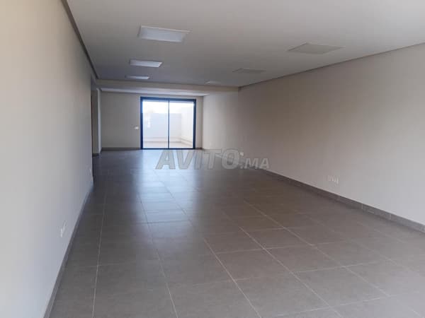 Bureau Neuf de 51 M² à Louer / GHANDI