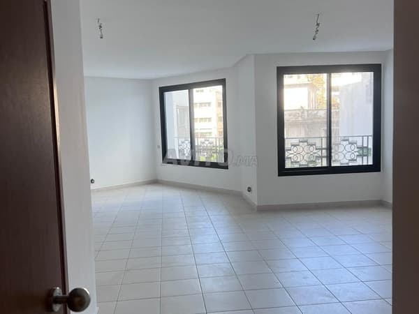 Bureau neuf à louer à Gauthier 44 m²