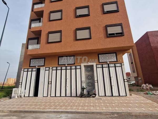 Maison 180m 6 appartements titre foncier avec magasin