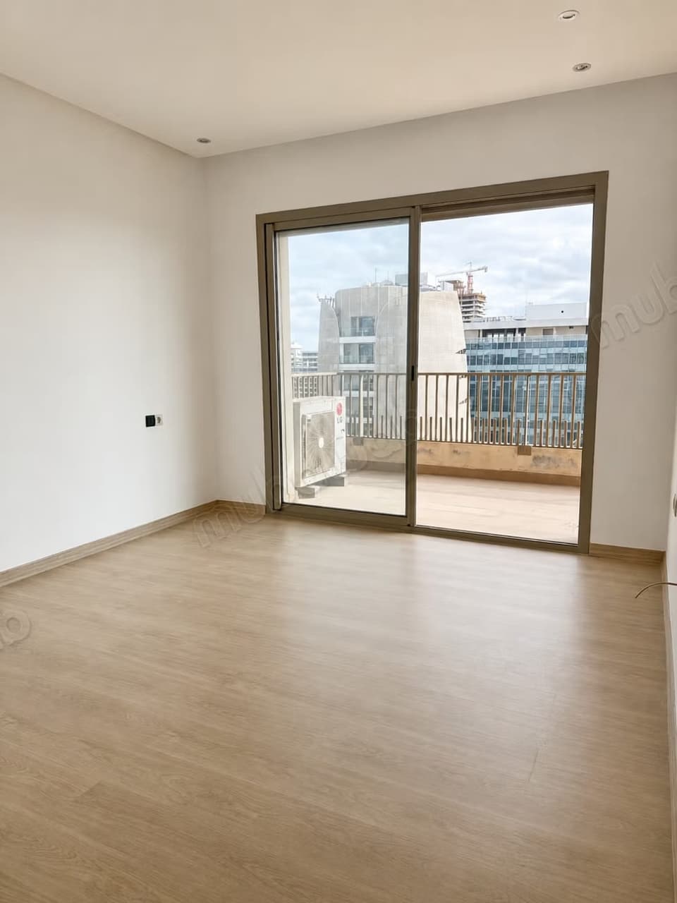 Appartement neuf vide 2 chambres – Vue dégagée CFC