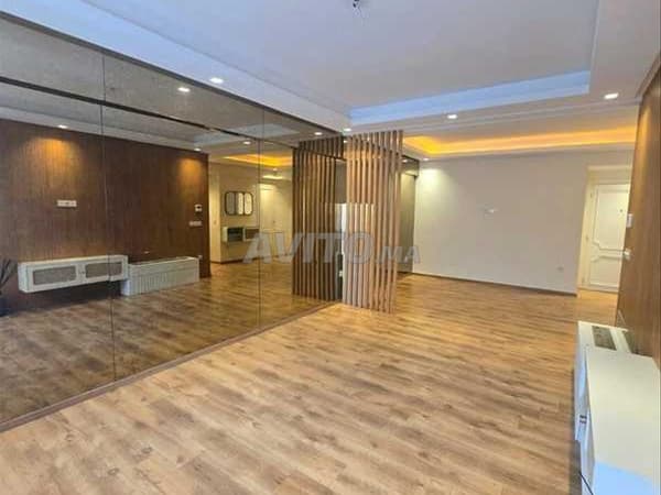 99478-Appt à louer à 9500DH à Bourgogne (Anfa)