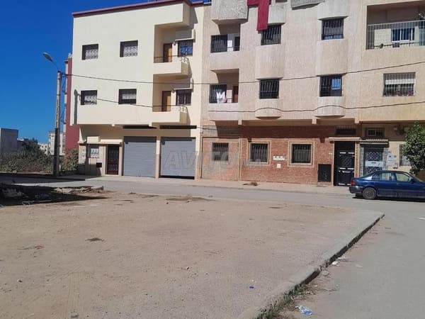Terrain 90m² 2 Façades à vendre à Témara