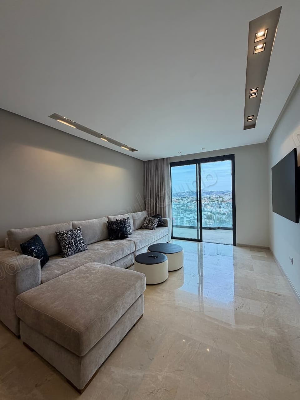 Apartment for rent in central Tangier. 5 large bedrooms. Furnished