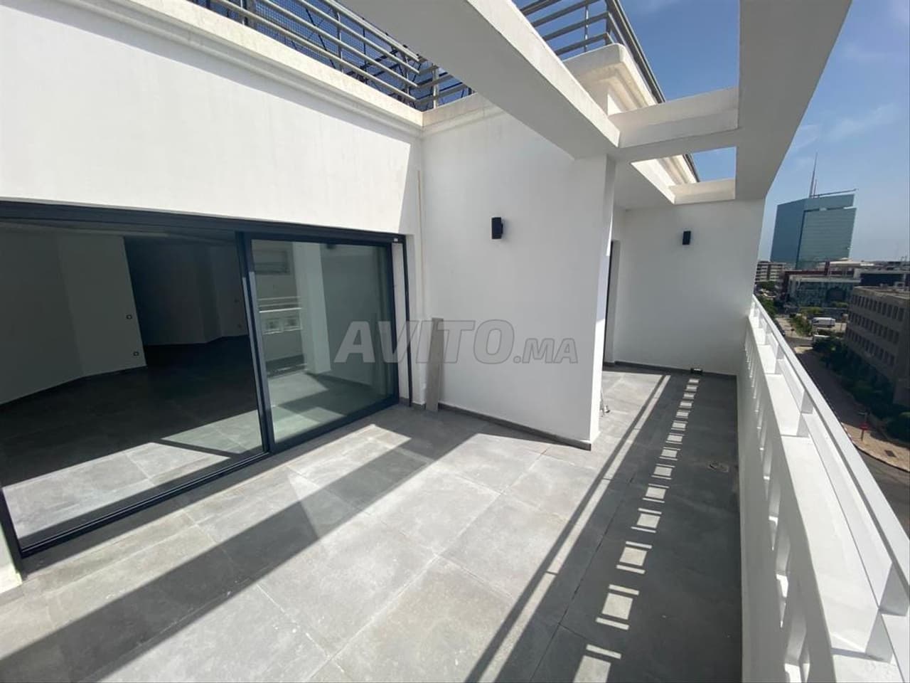 À LOUER – APPARTEMENT SPACIEUX À HAY RYAD, RABAT