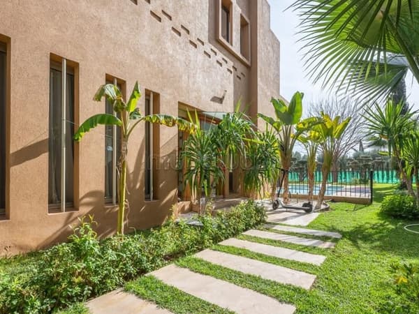Jolie villa à vendre à Marrakech route de Casablanca