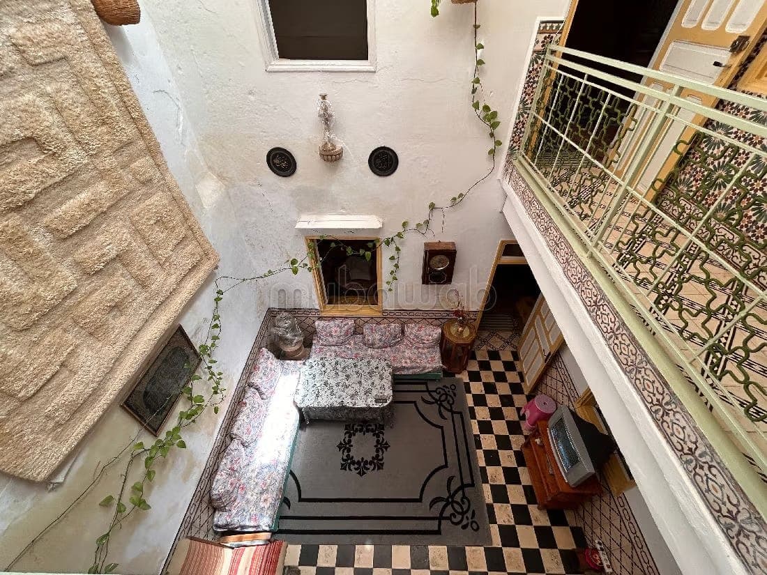 Top location / Riad to renovate, possibility of 5 bedrooms