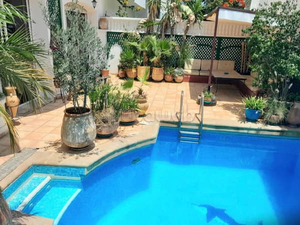 Prachtige villa te huur in Ain Diab. 4 slaapkamers. Gemeubileerd