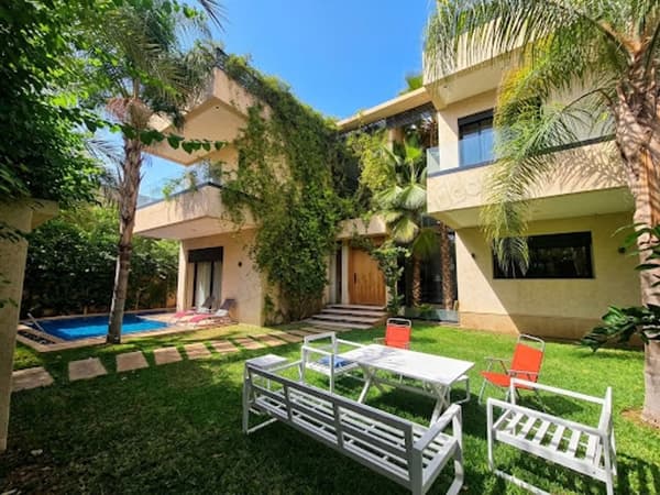 Belle villa Rtee Casablanca 4chambres, piscine