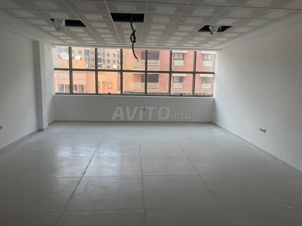 VENTE Plateau bureau de 64 m2 avec parking Titrée