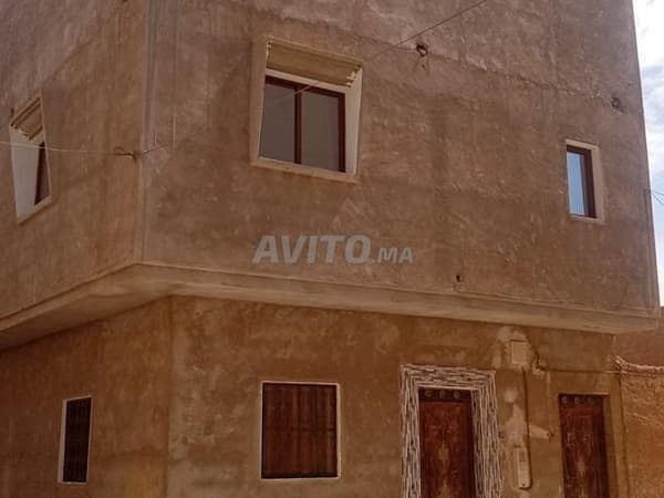 Maison luxueuse 3 étages avec 2 façades à Blâced Ghazal et Naqia