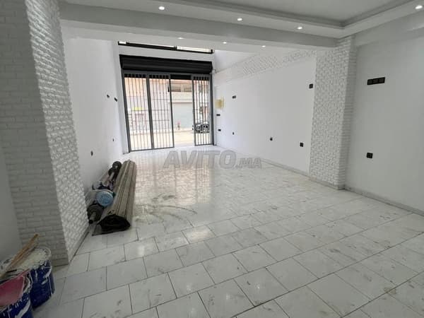 Winkelhuur 46m2, zolder 22m2, kelder 46m2 in Bouskoura