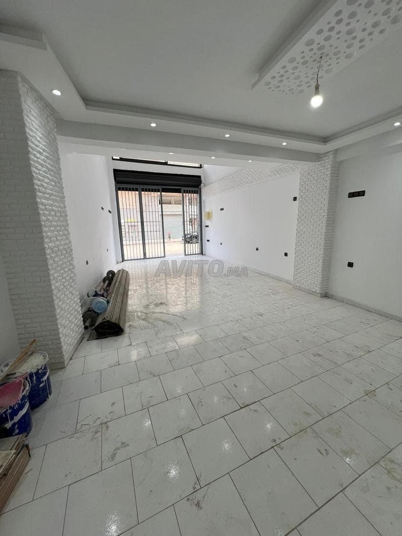 Loyer Magasin 46m2, soute 22m2, cave 46m2 à Bouskoura