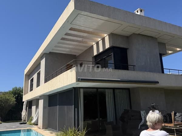 Villa meublée et isolée à louer à Dar Bouazza