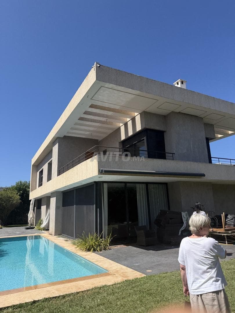 Möblierte und isolierte Villa zur Miete in Dar Bouazza