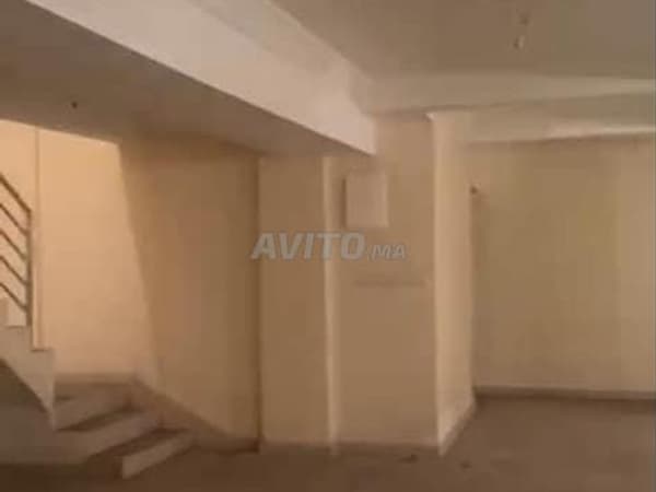 محل تجاري مع قبو للكراء