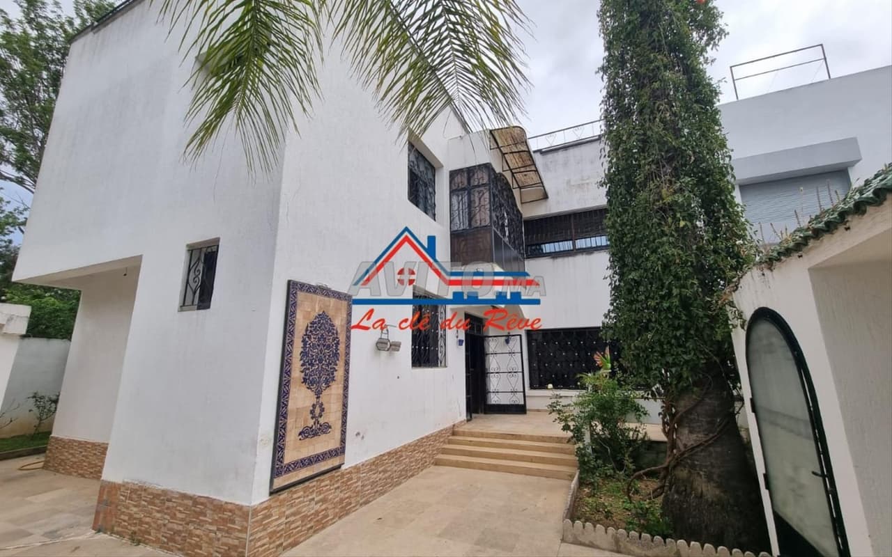 Villa van 400 m² te koop – Hay Al Idari Rabat
